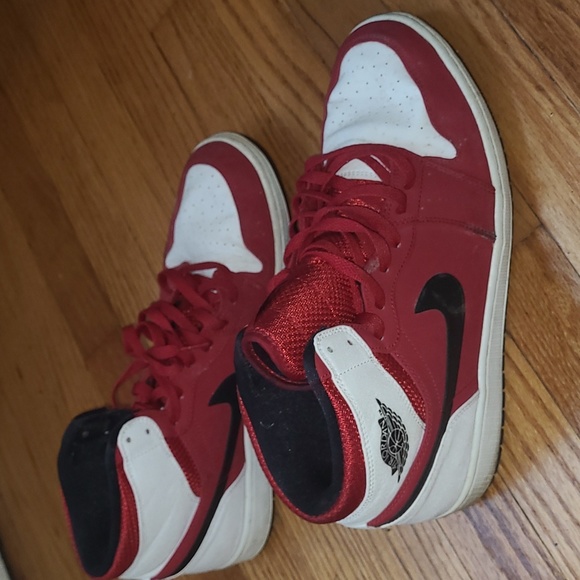 Jordans Men Size 13 - Picture 3 of 7